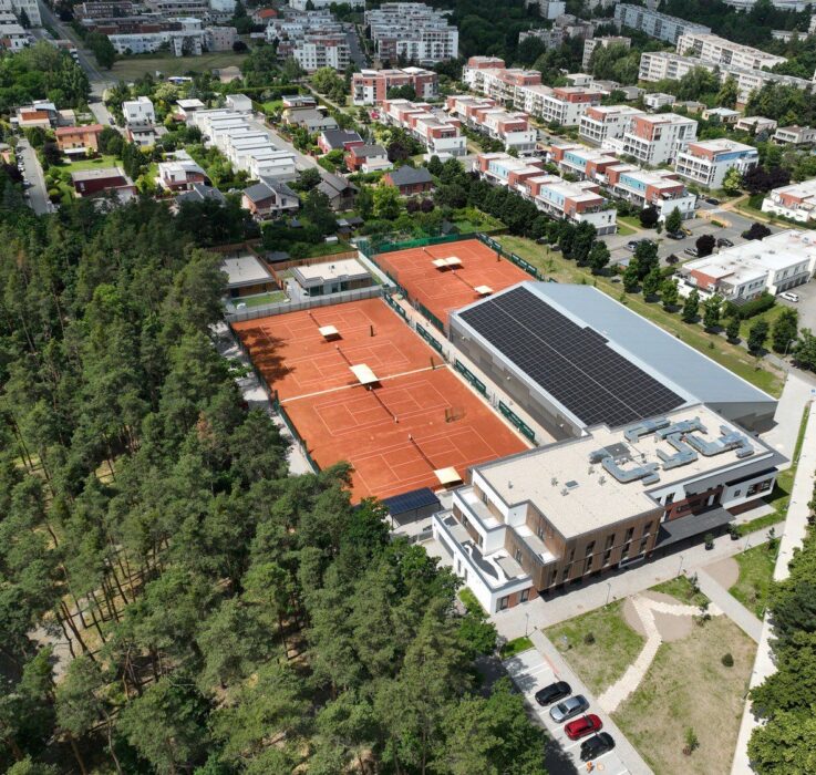 Hotel Break nabízí ubytování v nových dvoulůžkových až čtyřlůžkových pokojích s celkovou kapacitou 20 pokojů.