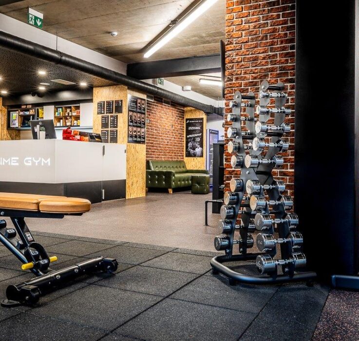 Our fitness centre, designed in a modern English style, is equipped with top-of-the-line machines from the leading global brand Hoist.